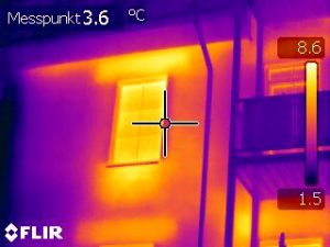 Thermografie einer Fassade - Thermische Mängel